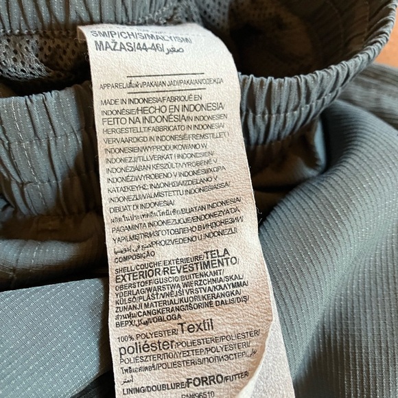 Red Henley Shirt and Gray Pants Set - Picture 15 of 16